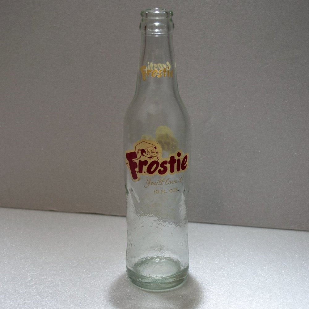 Vintage Frostie Soda Bottle 10 oz  Camden New Jersey Pop Glass ACL Collectible X
